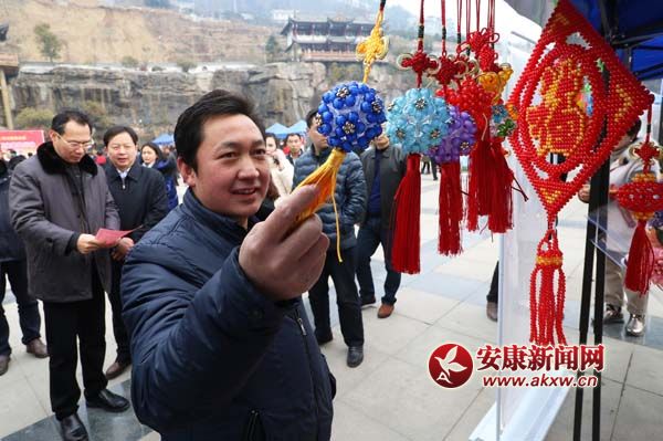 2��2��������܊�ڍ��޿h�͘I(y��)��(chu��ng)�I(y��)&ldquo;���L(f��ng)�Є�(d��ng)&rdquo;��Ƹ��(hu��)�F(xi��n)��(ch��ng)�^�pһ�������ֹ�ˇƷ��˾�Įa(ch��n)Ʒ����� �z.jpg