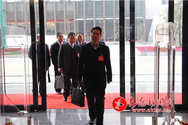 �ɕ�(hu��)���\