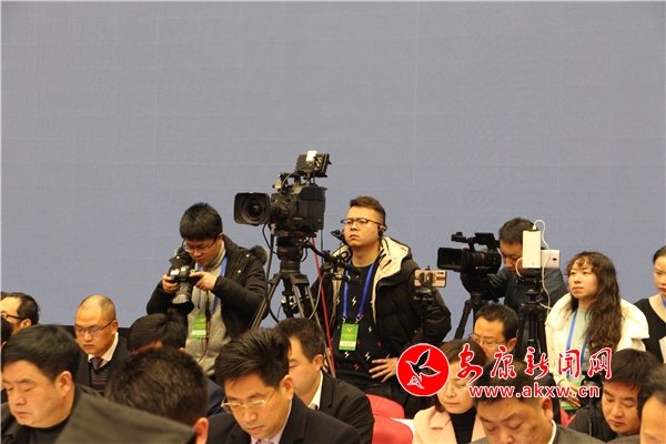 �ɕ�(hu��)���\