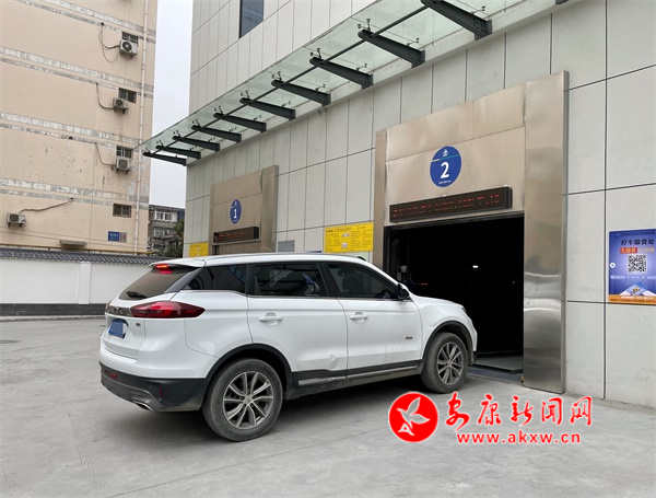 ҕ�����hУ·�������w܇��(k��)������ʽͶ��