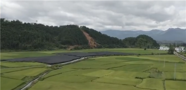 ȫ����Óؚ����(ji��n)����(y��u)��o(j��)�Ƭչ����ϵ�мo(j��)�Ƭ���ߴ�ֱ����Óؚ��֮��