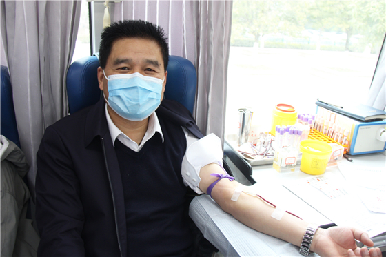 人民警察一心為民，捋袖捐血鐵血柔情——安康市公安局積極開展冬季獻血活動