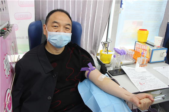 人民警察一心為民，捋袖捐血鐵血柔情——安康市公安局積極開展冬季獻血活動