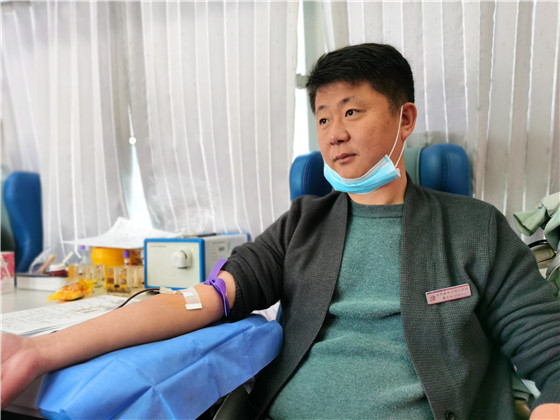 獻(xiàn)血傳真情，為黨旗添光彩 ——三元村春季無(wú)償獻(xiàn)血活動(dòng)側(cè)記
