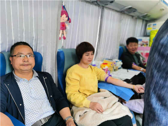 獻(xiàn)血傳真情，為黨旗添光彩 ——三元村春季無(wú)償獻(xiàn)血活動(dòng)側(cè)記