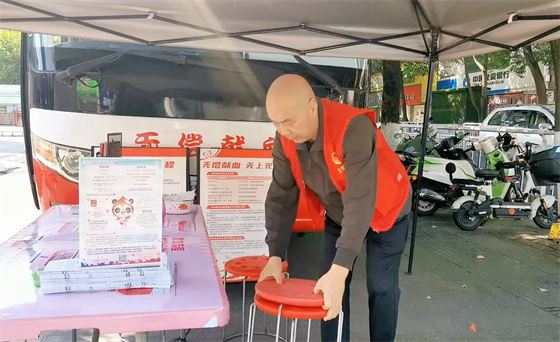 安康李軍，18年獻(xiàn)出“10”個(gè)自己……